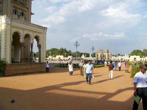 Mysore Palace (bangalore_100_1793.jpg) wird geladen. Eindrucksvolle Fotos von der indischen Halbinsel erwarten Sie.